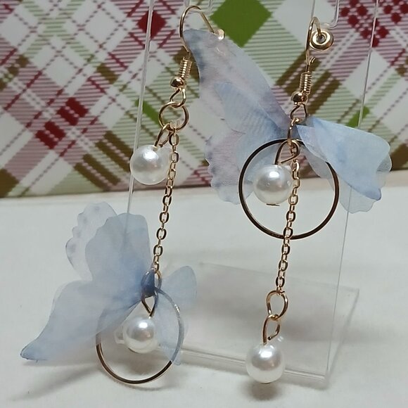 NWOT Fashion Jewelry Gold Tone Faux Pearl Dangle Blue Butterfly Earrings #19 - Picture 8 of 8